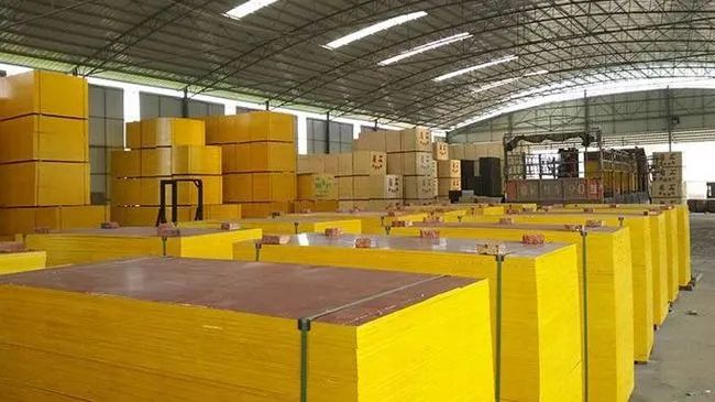 俄乌开战大宗商品持续高位 木材价格走势仍存变数！