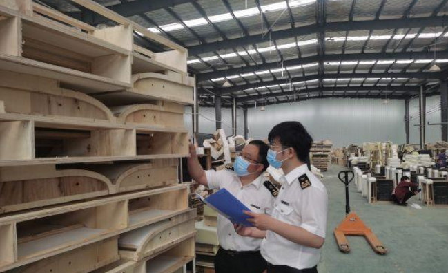 驻马店出口木制家具约2.6亿 成欧美市场“香饽饽”