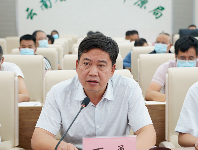 云南省林业和草原局党组书记、局长万勇参加会议并讲话