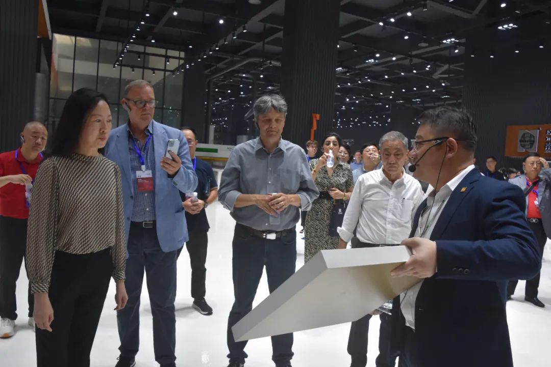 世界家具联合会成员点赞东莞厚街家具 表示要进一步探求合作