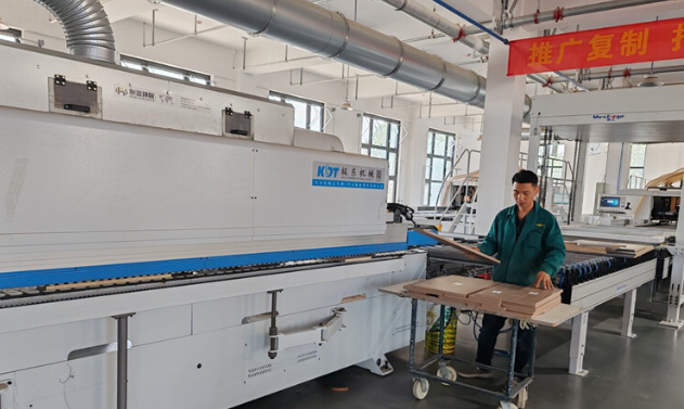 从制造到智造 河北正定板材家具产业焕发新生！