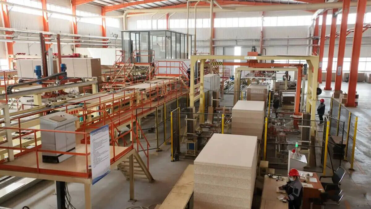 15亿智能产线满负荷 高唐新华木业成工业增长新引擎