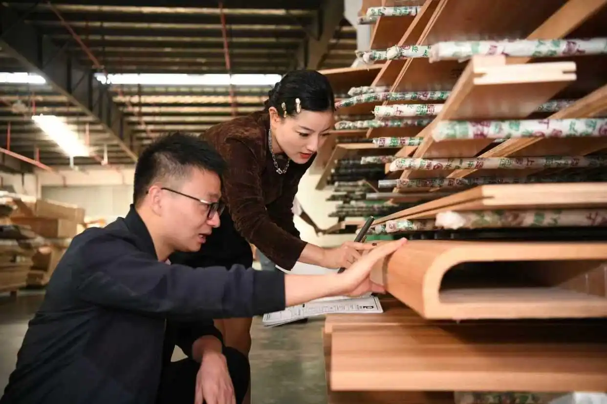 南浔木业转型打造中国高定家居之都 从卖“一块板”到定制“一个家”