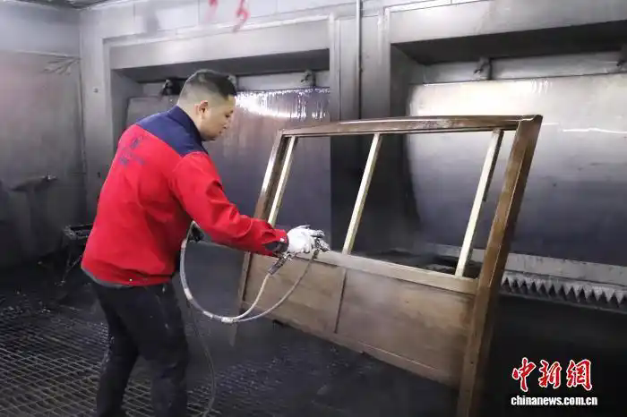 “小家具”撬动“大产业” 南康家具何以“出海全球”? “小家具”撬动“大产业” 南康家具何以“出海全球”?